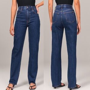 Abercrombie & Fitch NWOT  Ultra High Rise 90s Straight Jean size 27/4 Regular